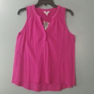 New Crown & Ivy sleeveless top